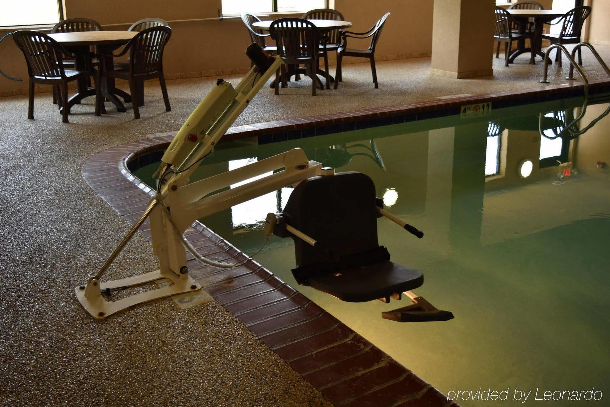 Holiday Inn Express Hotel & Suites Weston By Ihg Eksteriør billede